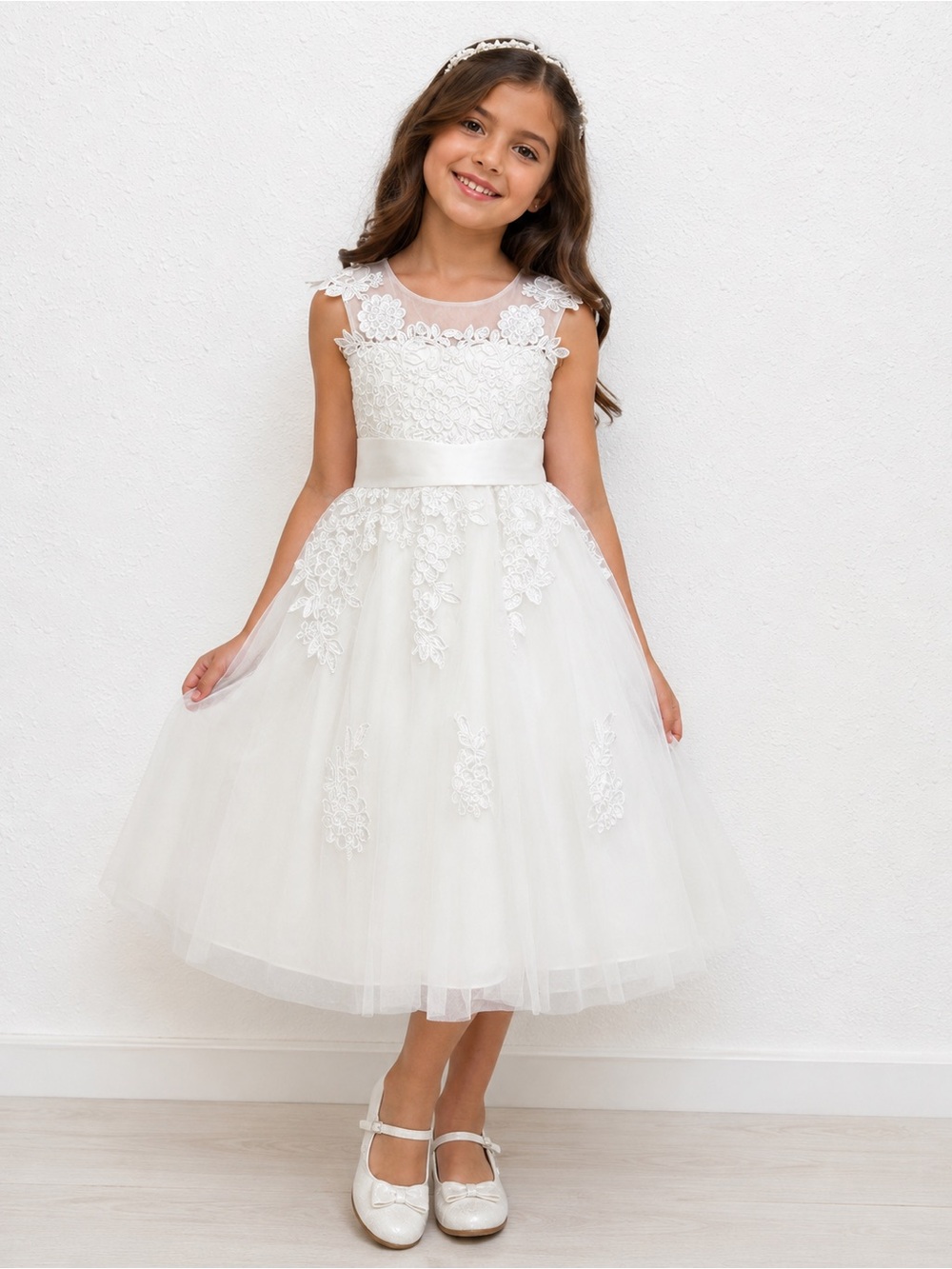 White Lace & Tulle Flower Girl Dress with Satin Waistband 6/7 years
